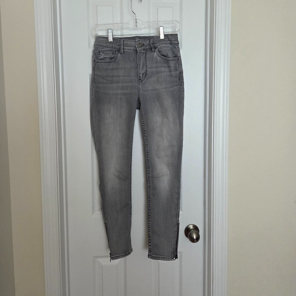 WHBM High Rise Skinny Crop with zipper accent in gray.  Size 0.